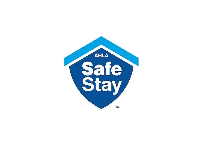 Microtel & By Wyndham Downtown - River Area