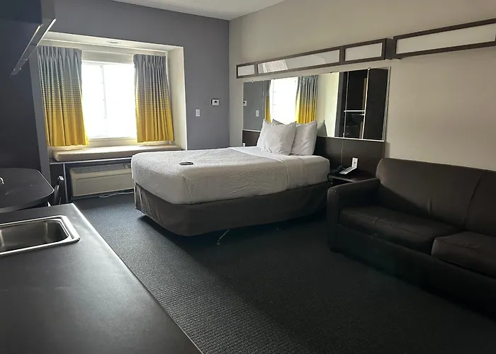 Microtel & By Wyndham Downtown - River Area Hotel Quincy