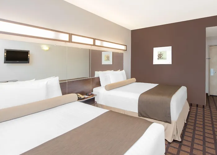 Microtel & By Wyndham Downtown - River Area 3* Quincy