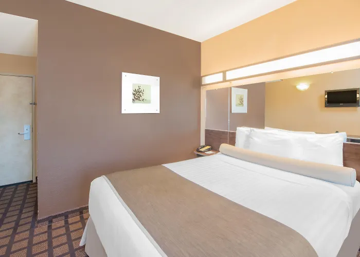 Microtel & By Wyndham Downtown - River Area Hotel 3*