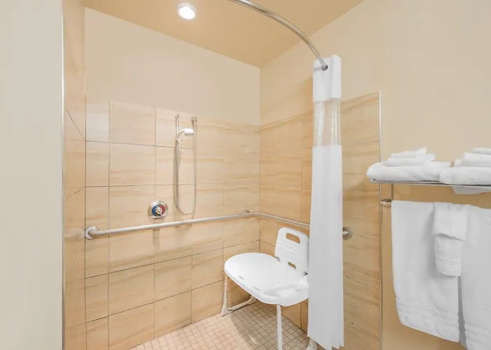 Microtel & By Wyndham Downtown - River Area 3*