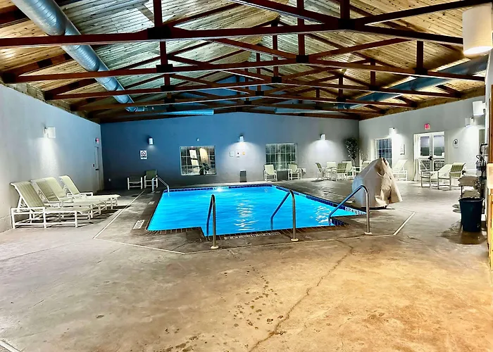 Microtel & By Wyndham Downtown - River Area Quincy