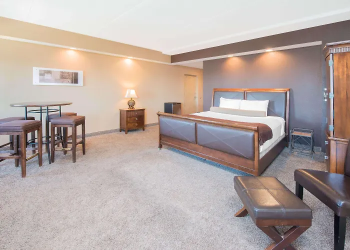 Microtel & By Wyndham Downtown - River Area 3* Quincy