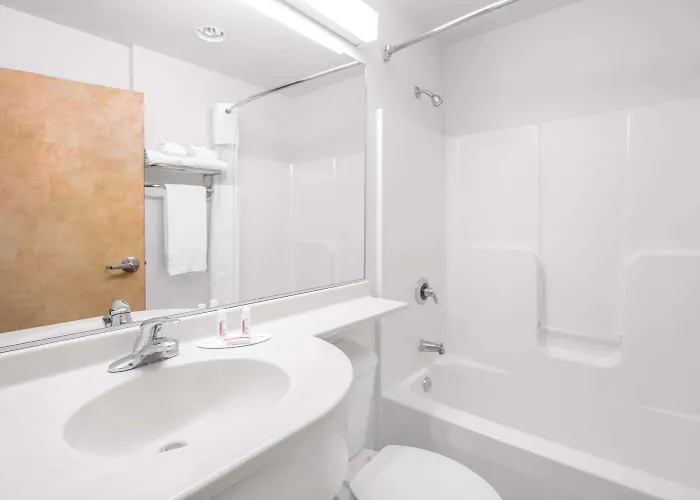 Hotel Microtel & By Wyndham Downtown - River Area 3*