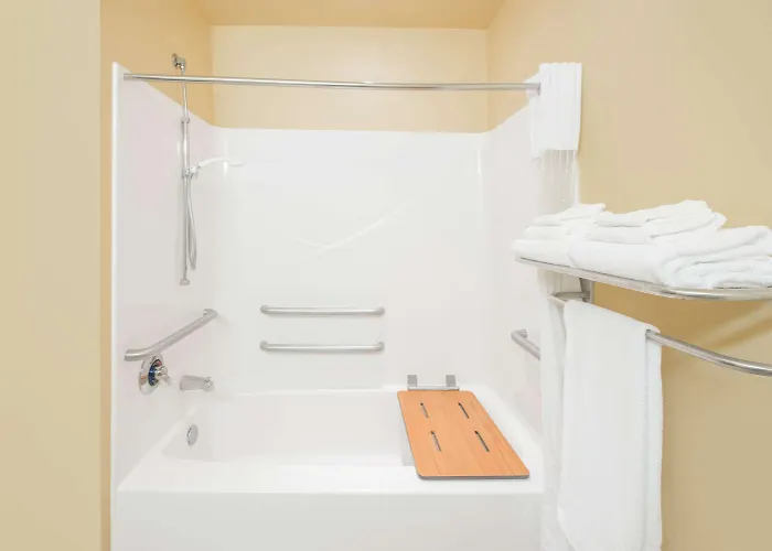 Microtel & By Wyndham Downtown - River Area Hotel