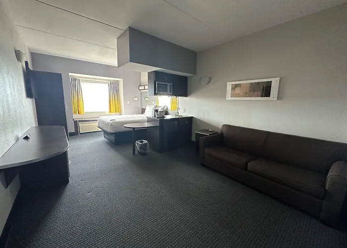 Microtel & By Wyndham Downtown - River Area Hotel Quincy