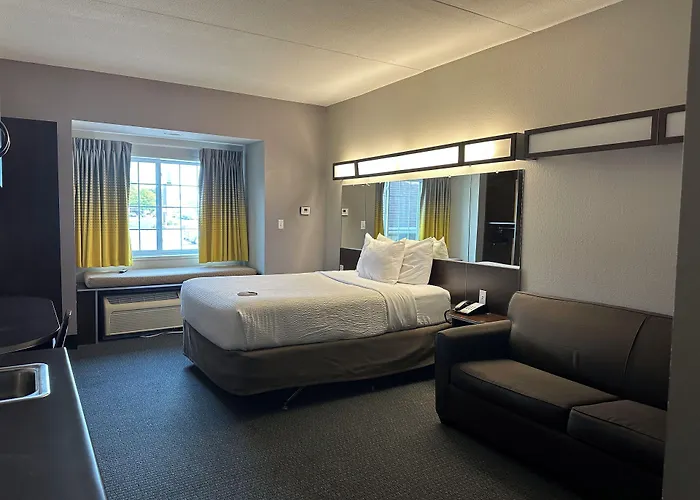 Microtel & By Wyndham Downtown - River Area Hotel Quincy