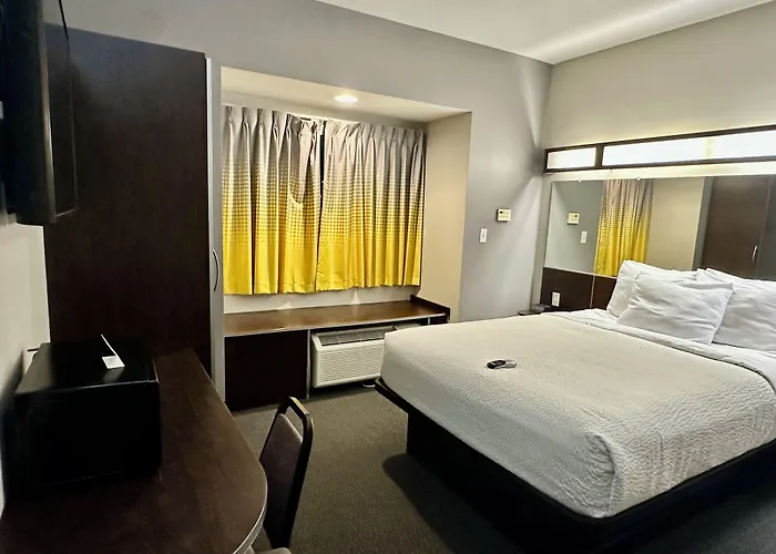 Hotel Microtel & By Wyndham Downtown - River Area
