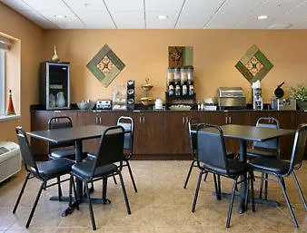 Microtel & By Wyndham Downtown - River Area